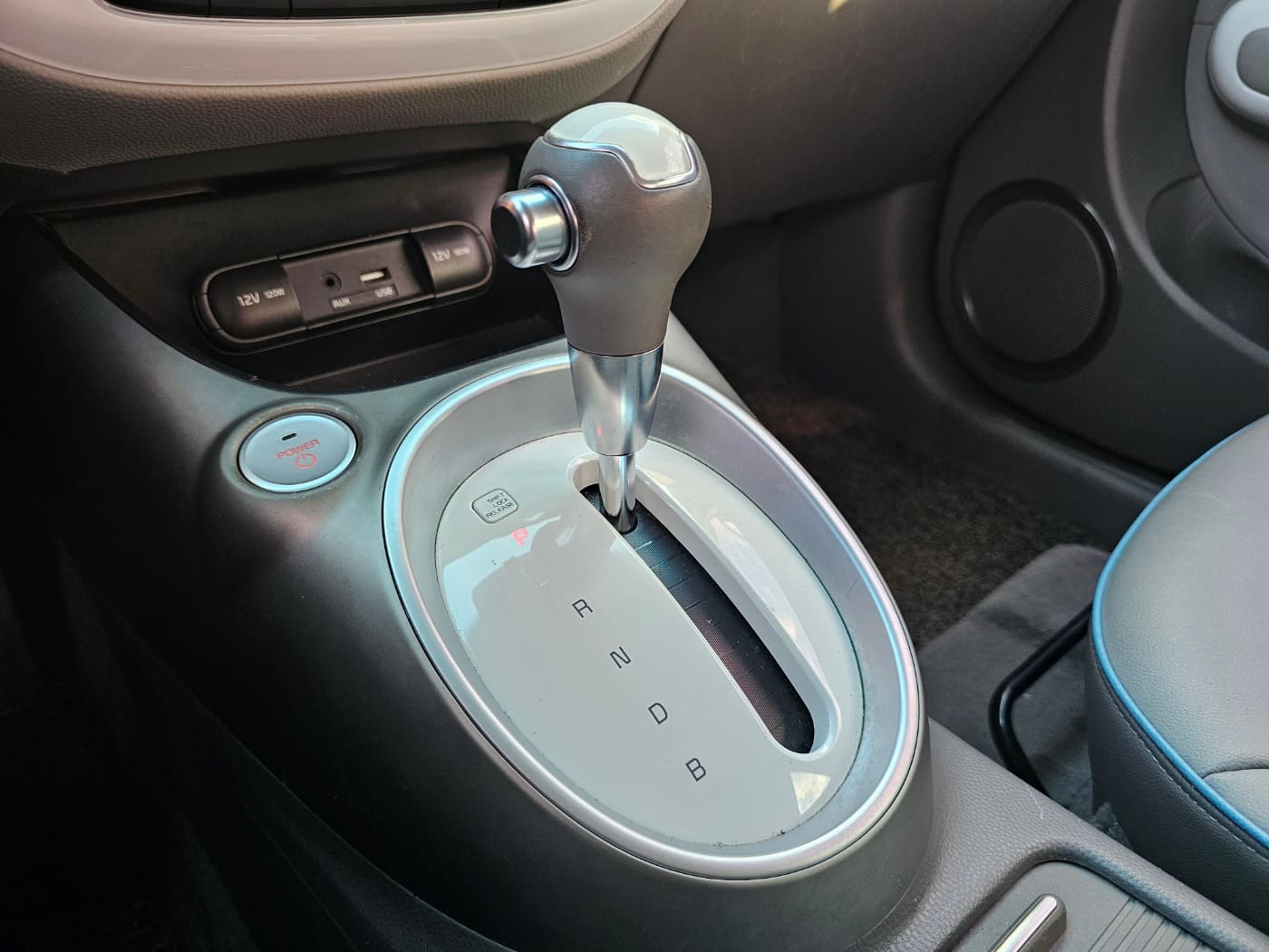 2017 Kia Soul EV (S/N: 021870) 43
